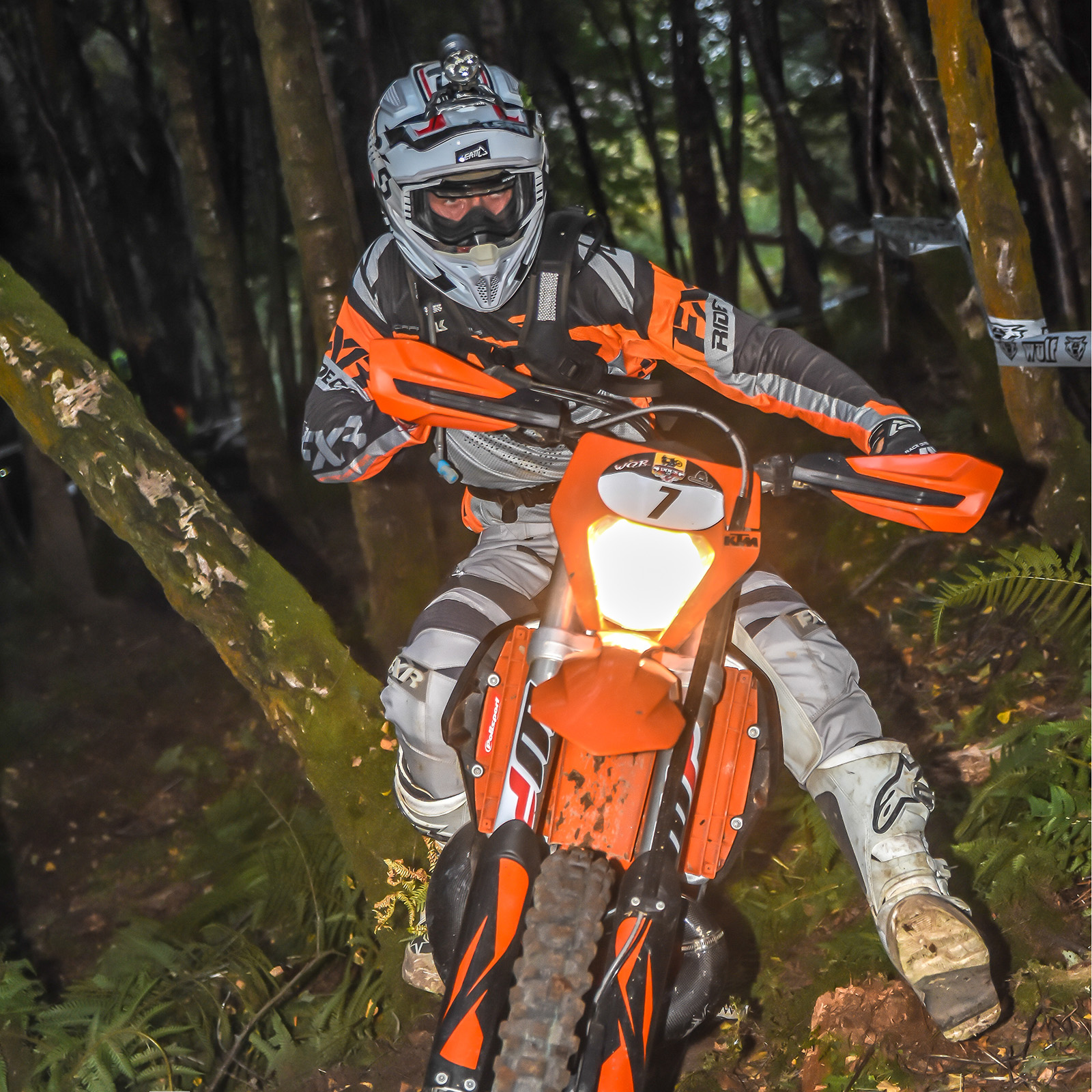 enduro21_ktm_tpi_300_exc_test_mule_night_race_1080