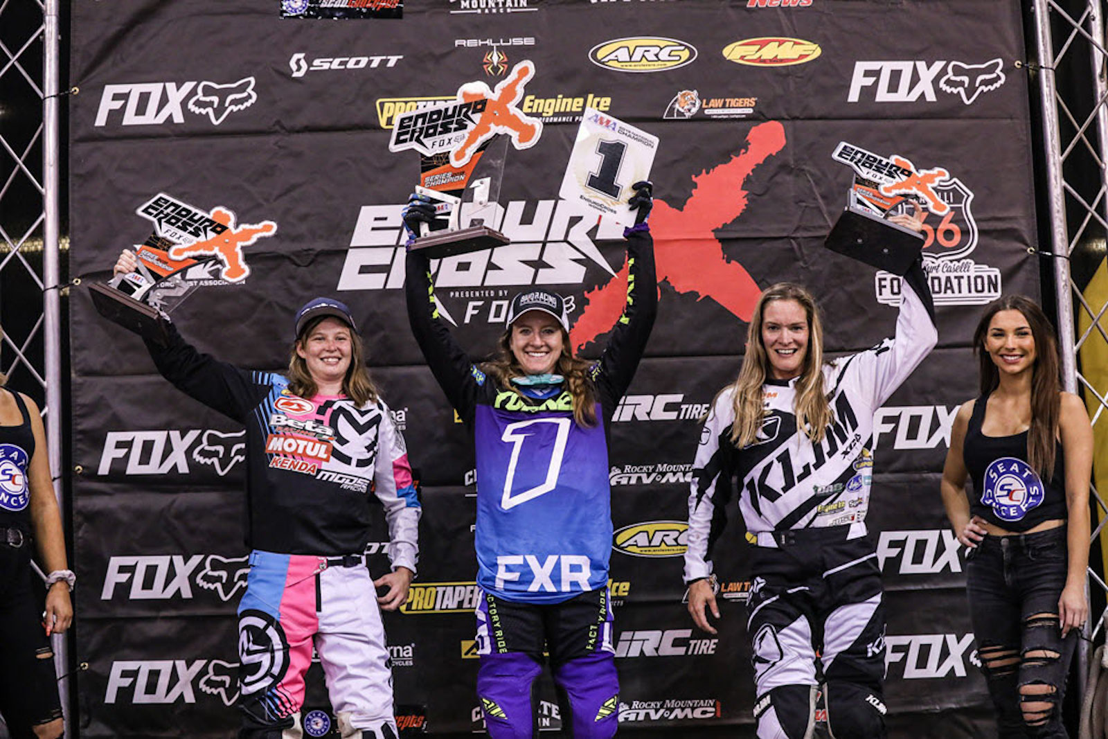 womens_podium_endurocross_2019_boise_560