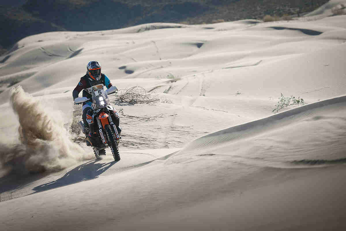 ktm_790_adv_sonora_rally_desert_560