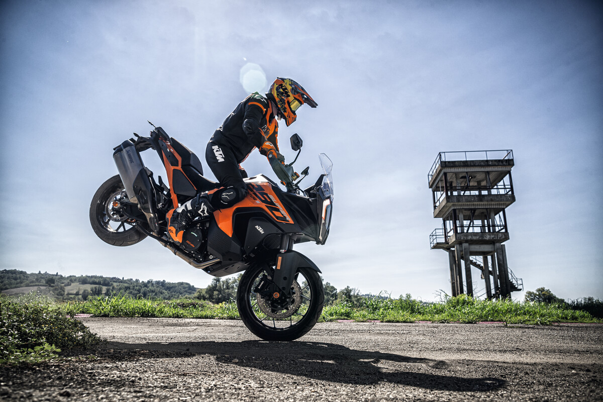 First look: 2023 KTM Super Adventure – going heavy on the travel functions (and off-road)