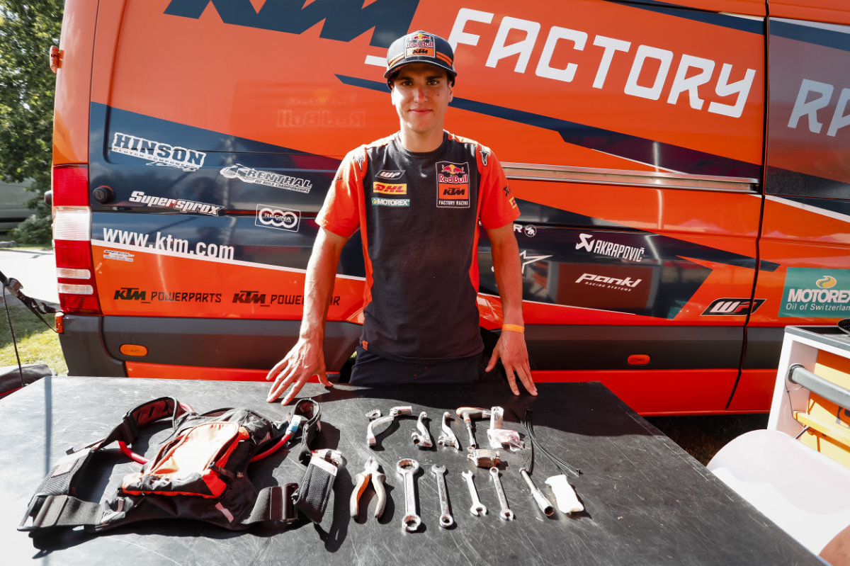 What’s in your backpack? Josep Garcia’s enduro tool kit