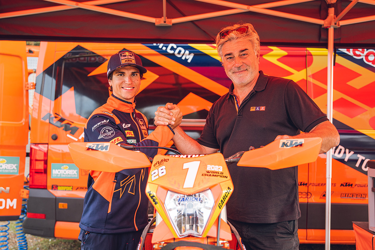 Josep Garcia signs new 3 year contract with KTM