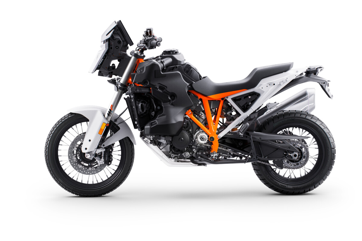 2025-ktm-1390-super-adventure-r-19