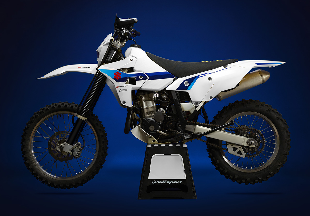 Quick look: Polisport Suzuki DR-Z white restying kit – too cool for school
