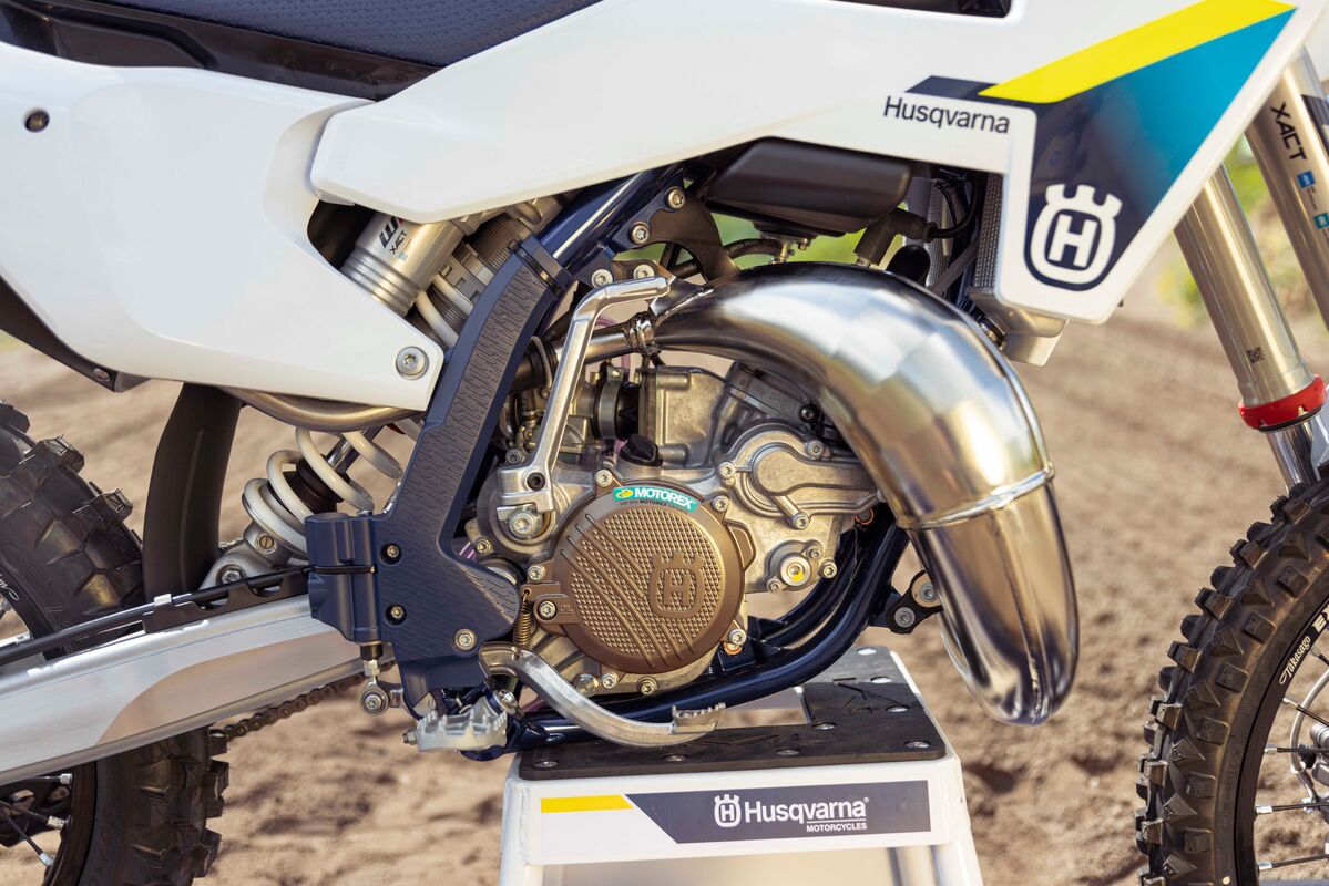 2025_husqvarna_tc85_first_look_enduro21_6