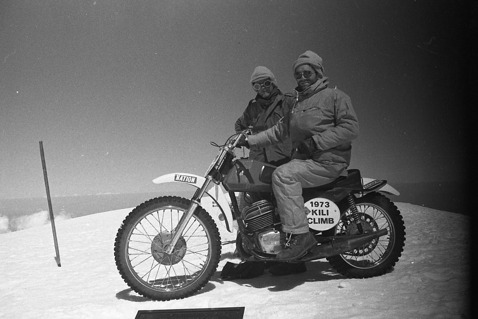 Pol Tarres’ altitude record on a motorcycle? Bill de Garis did it on a two-stroke in 1973