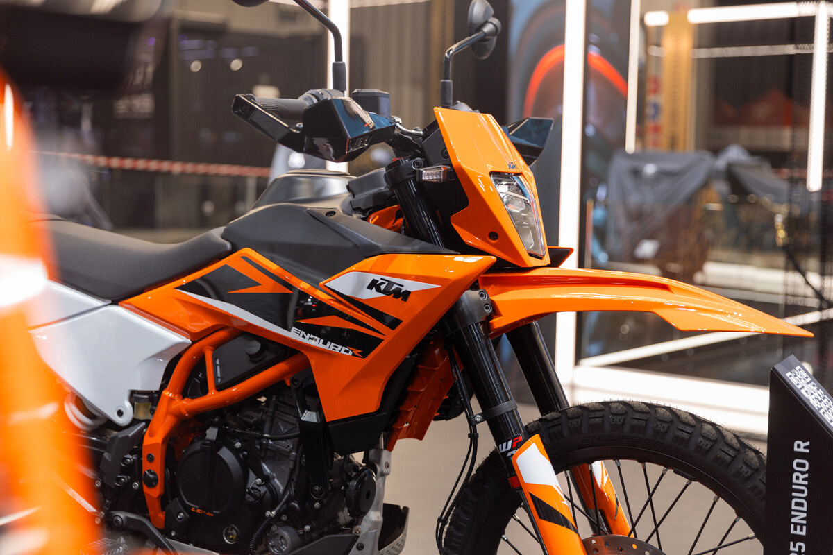 _ktm_125-enduro-r_eicma_2025-ktm-125-enduro-r