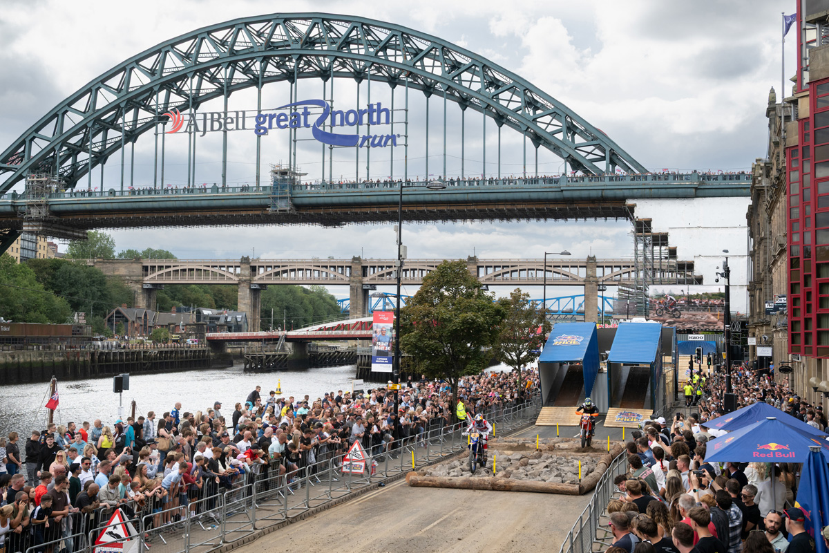 2025_red_bull_ytyne_ride_newcastle_tyne_bridge