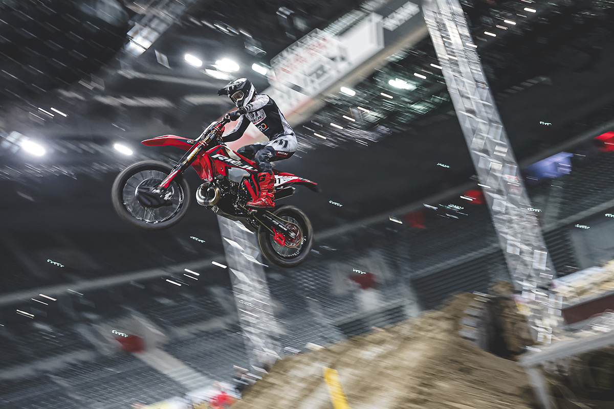 Watch SuperEnduro Rnd 1 Build-Up & Prestige SuperPole Free