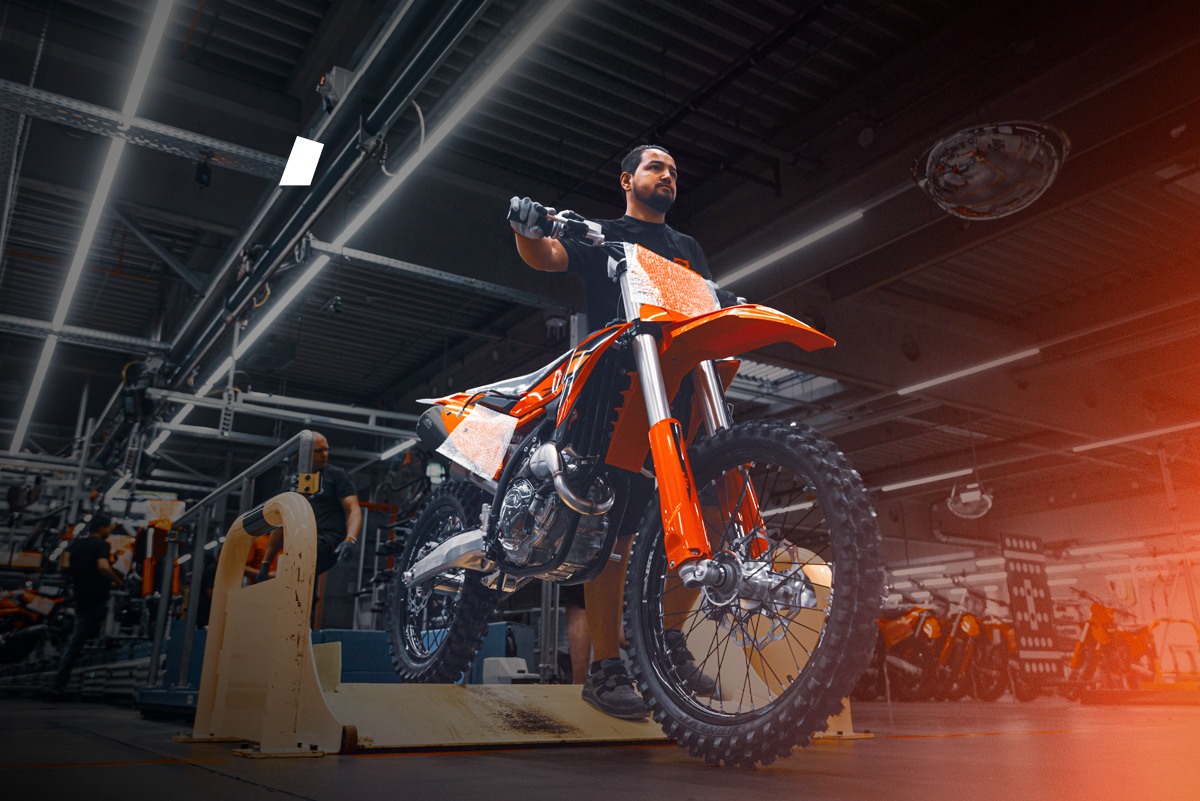KTM reanuda la producción de motos