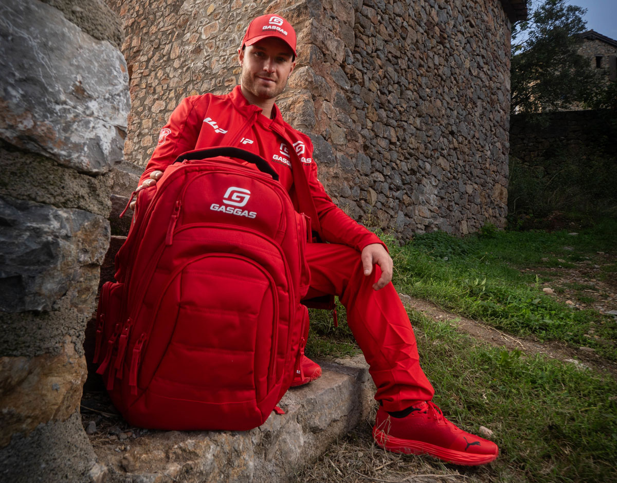 Vistazo Rápido: GASGAS Team Wear 2025 – 10 novedades para marcar estilo dentro y fuera del paddock
