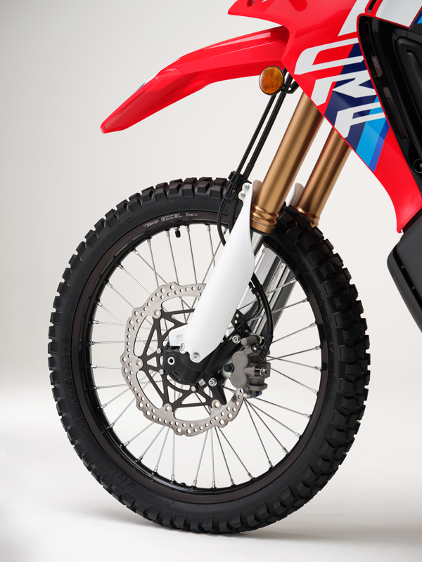 25-honda-crf300l-rally_front-wheel