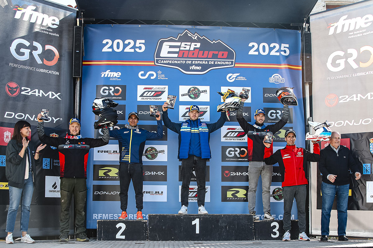 podium_scratch_250316_cee_panton_1322