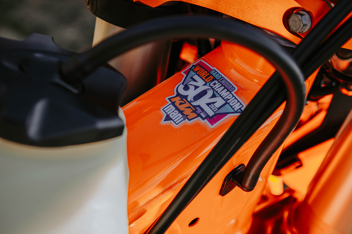688821_mae73c_1_03-static-ktm-300-exc-manuel-lettenbichler-2025