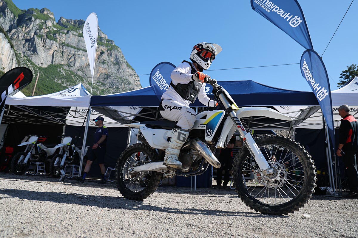 Ridin' Smoke 2025: Prueba las 2T de Husqvarna en el festival off-road de Italia