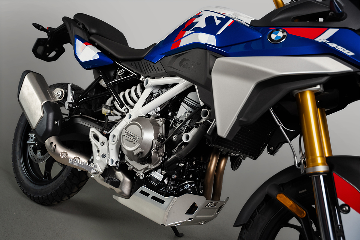 p90623980_highres_bmw-motorrad-present