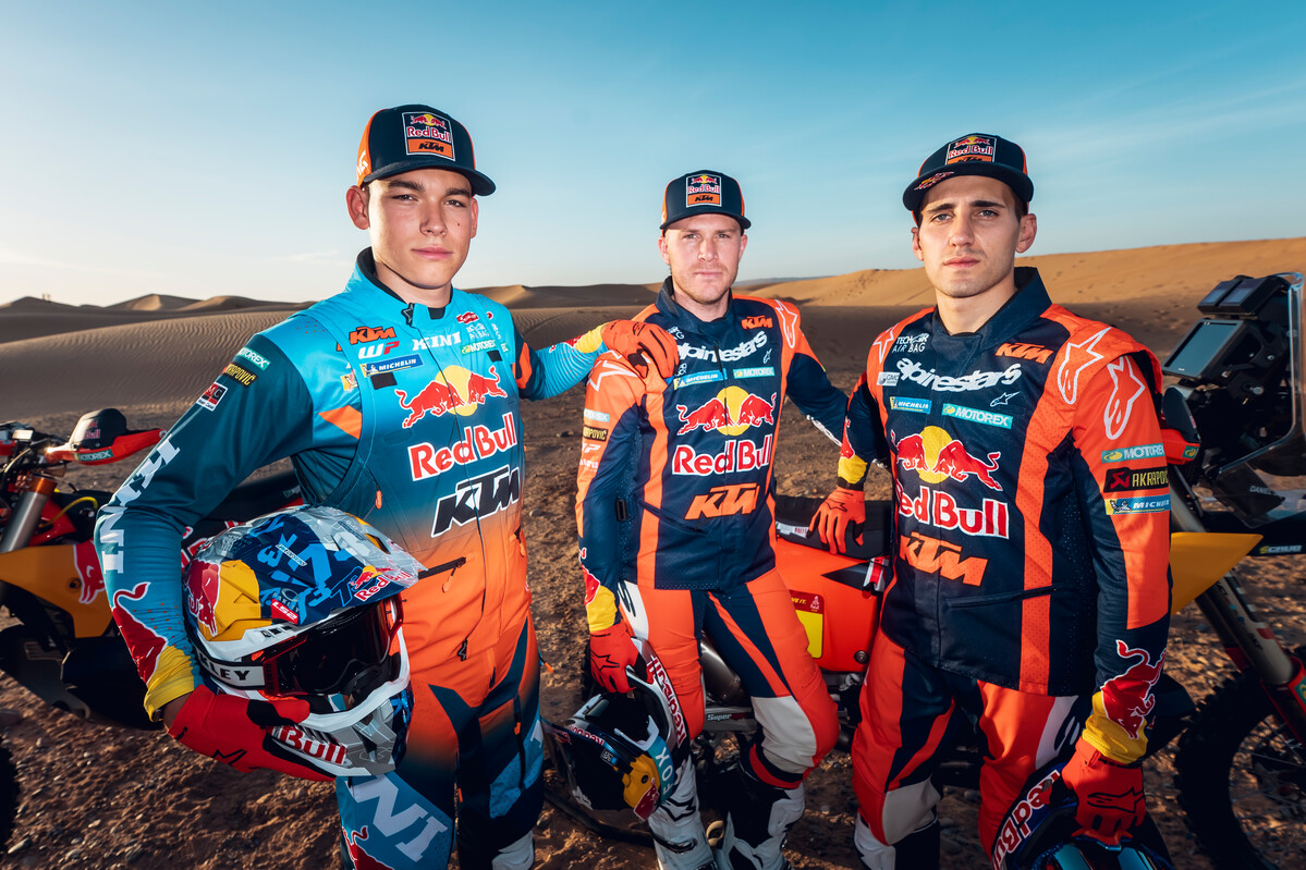 KTM Rally Trio Ready for Dakar 2026 – first look factory 450 Rally bikes 