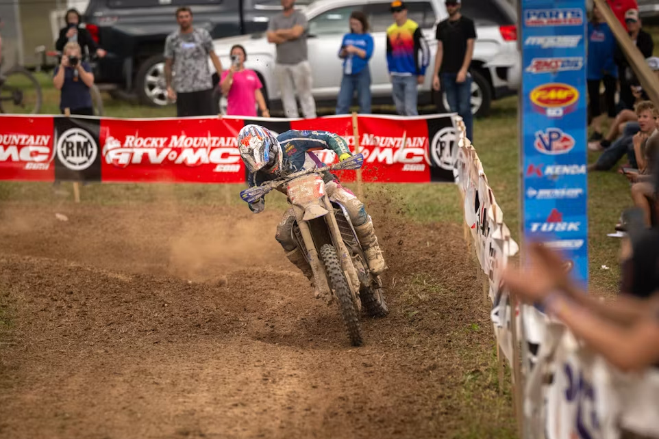 Resultados GNCC John Penton: el podio se decide en menos de 3 segundos y Kailub Russell vuelve a lo más alto